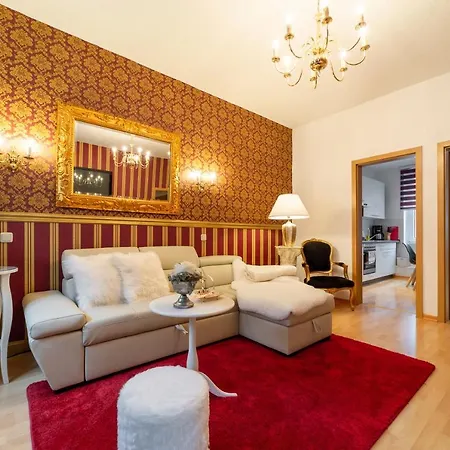 Am Wintergarten Apartment