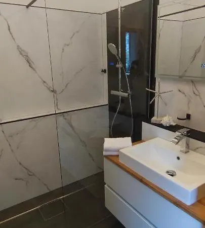 Am Wintergarten شقة